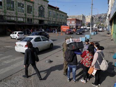 Valparaíso afina plan para formalizar a ambulantes adultos mayores y no afectar al comercio establecido del eje Uruguay