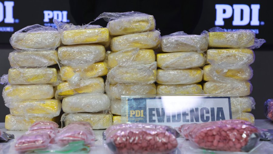 Desarticulan banda narco de chilenos y colombianos e incautan 33 kilos de cocaína y 14 mil comprimidos de éxtasis