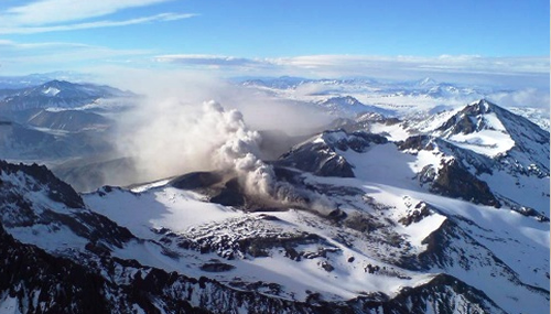 Senapred mantiene Alerta Preventiva en Molina, Curicó, Romeral y Teno por actividad del complejo volcánico Planchón Peteroa