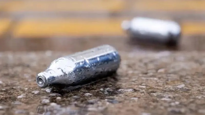 Alemania aprueba una ley que prohíbe la venta del "gas de la risa" a menores de edad