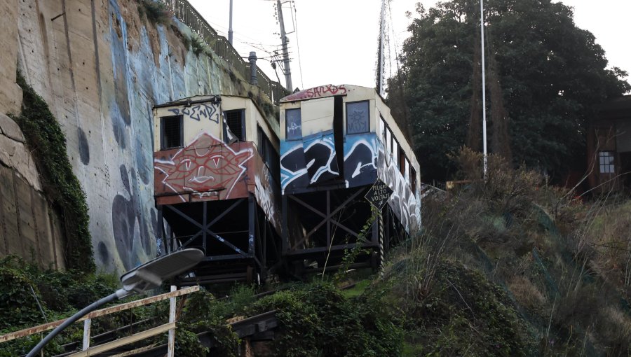 Agrupación de usuarios teme que el cambio de Gobierno haga retroceder los mínimos avances logrados en ascensor Artillería de Valparaíso