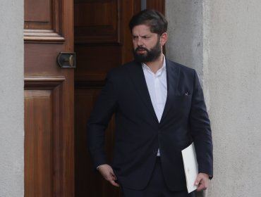 Presidente Boric felicitó a Jara y a Kast, y mostró su confianza en que "el diálogo, el respeto y el cariño por Chile van a primar"