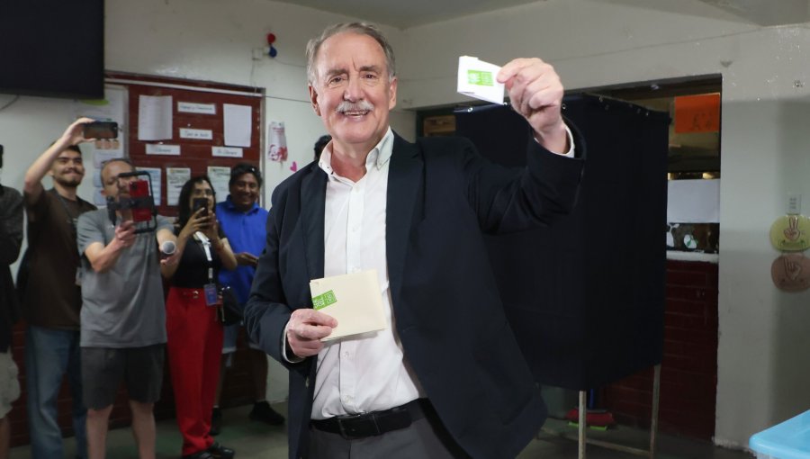 Artés dice que no respaldará a Jara en una segunda vuelta si no modifica su programa de Gobierno