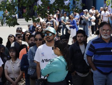 Largas filas, tiempos prolongados de espera y altas temperaturas marcaron las elecciones presidencial y parlamentarias en Chile