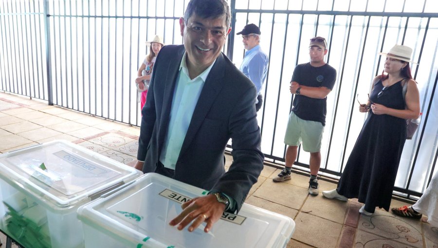 Franco Parisi confía que pasará a segunda vuelta: "Chile está buscando el centro y no los extremos"