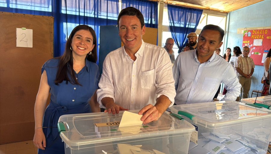 Squella destaca la masiva concurrencia a locales de votación y reitera la confianza de que Kast avance a la segunda vuelta
