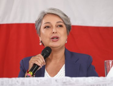 Jara endurece el tono contra Kast y lo califica de "autoritario" y acusa que "denosta al que piensa distinto"