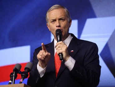 José Antonio Kast critica estrategia de Jeannette Jara para el balotaje: “No le alcanzó ni para el 30%"