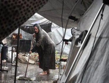 "Vamos a perder vidas": Lluvias de invierno vuelven aún más desesperada la situación de la población en Gaza