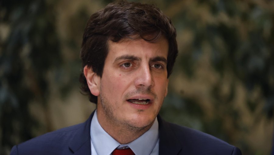 Diputado Schalper rechaza la idea de un eventual fin de Chile Vamos y adelanta que "viene una renovación de la centroderecha"