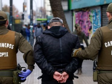 Carabineros detuvo a seis comerciantes ambulantes de Viña del Mar que atacaron con piedras a funcionarios municipales