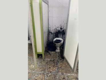 Encapuchados causaron daños, intentaron tomarse el Liceo 7 de Ñuñoa y agredieron a funcionarios de la corporación municipal