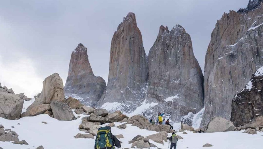 Gremio turístico acusa abandono del Estado y exige modernización tras tragedia en Torres del Paine