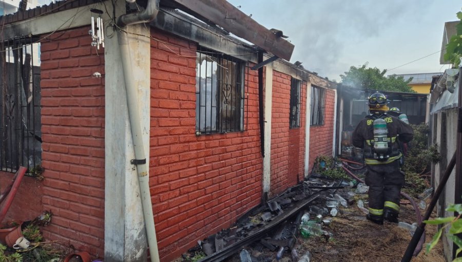 Un muerto y un herido dejó incendio en una vivienda de calle Los Educadores de Quillota