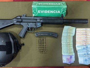 Carabineros detiene a tres sujetos armados y decomisa fusil y munición en operativo en La Pintana