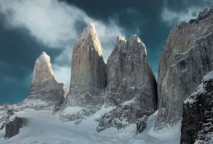 Contraloría oficia al Municipio y a Conaf para detallar medidas de seguridad por tragedia que dejó cinco fallecidos en Torres del Paine