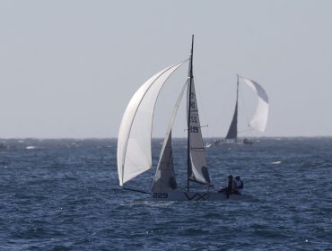 Valparaíso revive su vínculo con el mar con gran regata familiar en el Muelle Barón