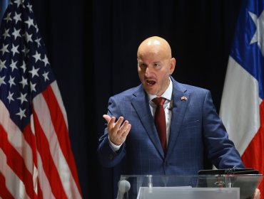 Embajador de EE.UU en Chile dice estar "decepcionado" tras críticas de Boric a Trump y recalca que esto "daña al pueblo chileno"