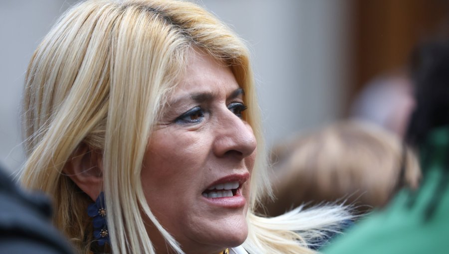 Hermana de Parisi se muestra crítica con Jara y Kast: "Hasta ahora, no les creo a ninguno de los dos"