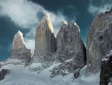 Contraloría oficia al Municipio y a Conaf para detallar medidas de seguridad por tragedia que dejó cinco fallecidos en Torres del Paine