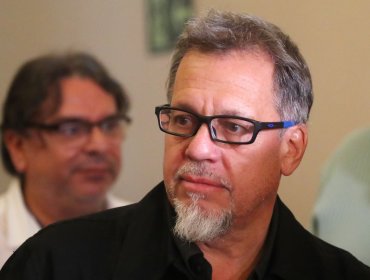 Senador Lagos Weber criticó ausencia de Kast en debates: "Él va a lugares blindados y no le gusta que le hagan preguntas"