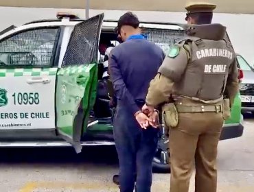 Patrullaje aéreo de un dron permitió detener a dos delincuentes que robaron cadena a una mujer en el centro de Viña del Mar