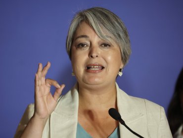 Jara endurece el tono y afirma que Kast "es un riesgo para el país, la economía y mercado”