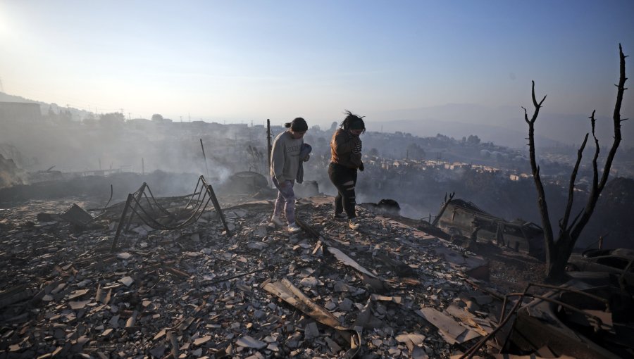 Inasistencia de una de las defensas retrasa hasta enero de 2026 audiencia clave por megaincendio en Viña del Mar y Quilpué