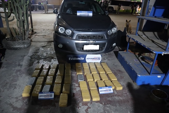 Detectan intento de contrabando de 44 kilos de pasta base desde Iquique a Santiago
