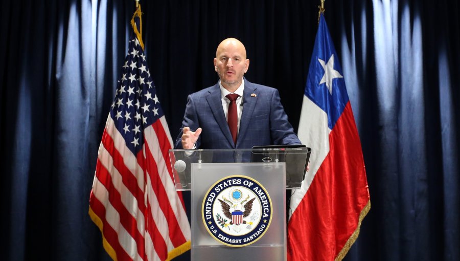 Gobierno envía nota de protesta por declaraciones "inapropiadas y desafortunadas" del nuevo embajador de EE.UU. en Chile