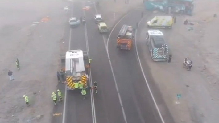 Delegada presidencial corrige a cuatro los fallecidos en grave accidente de dos buses y un camión en la Ruta 5 Norte en Taltal