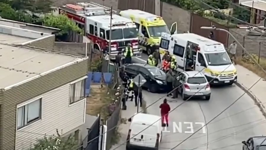 Colisión vehicular en Gregorio Marañón mantiene tránsito suspendido en sector Montemar de Viña del Mar