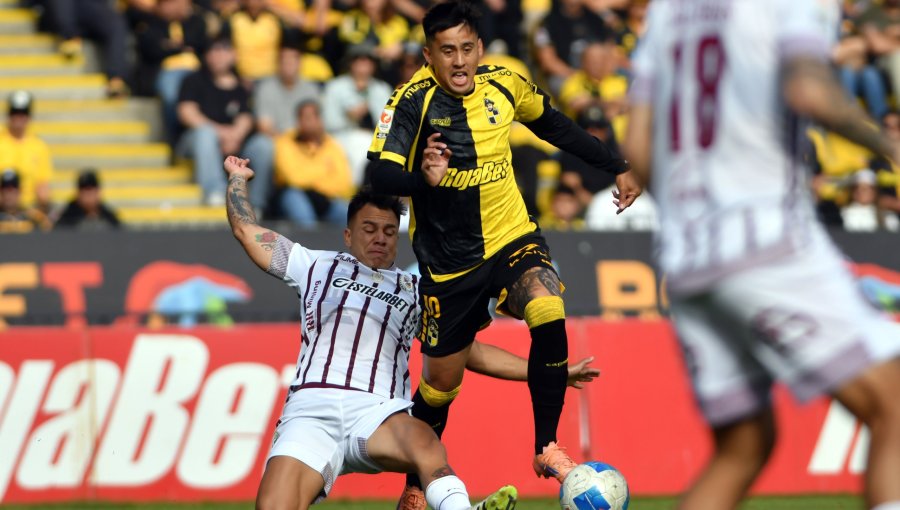 Coquimbo se impone a su clásico rival e iguala récord de Ballet Azul