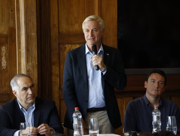 Kast critica foco de la campaña y desafía a Jara a recorrer zonas conflictivas