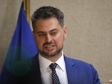 Manouchehri emplaza a Kast y Republicanos a dejar de "encubrir" a Araya por vinculación del diputado en el caso "Muñeca Bielorrusa"