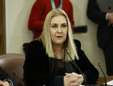 Diputada Jiles advierte que si Kast es Presidente "estaré haciéndole la vida imposible" desde el Congreso