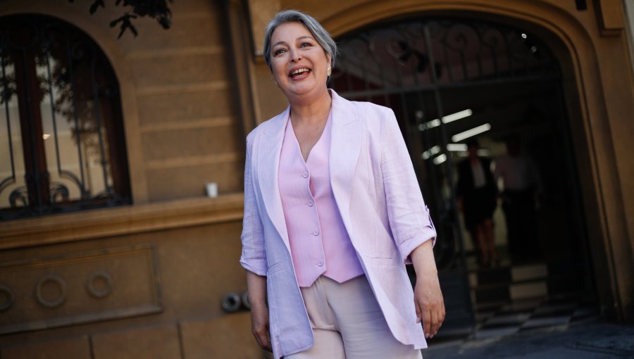 Jeannette Jara y decisión de José Antonio Kast de no asistir a debates: "Cuando alguien se esconde es porque tiene algo que ocultar"