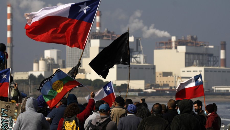 Greenpeace y AIDA presentan recurso de protección por constantes episodios de intoxicaciones en Quintero y Puchuncaví