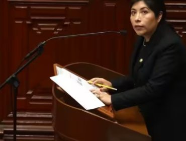 Ministros peruanos descartan ingresar a Embajada de México para atrapar a Chávez