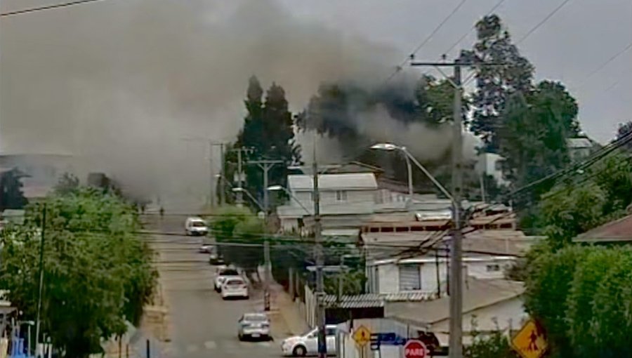 Incendio afectó a una casa de material ligero en el sector Pompeya Norte de Quilpué