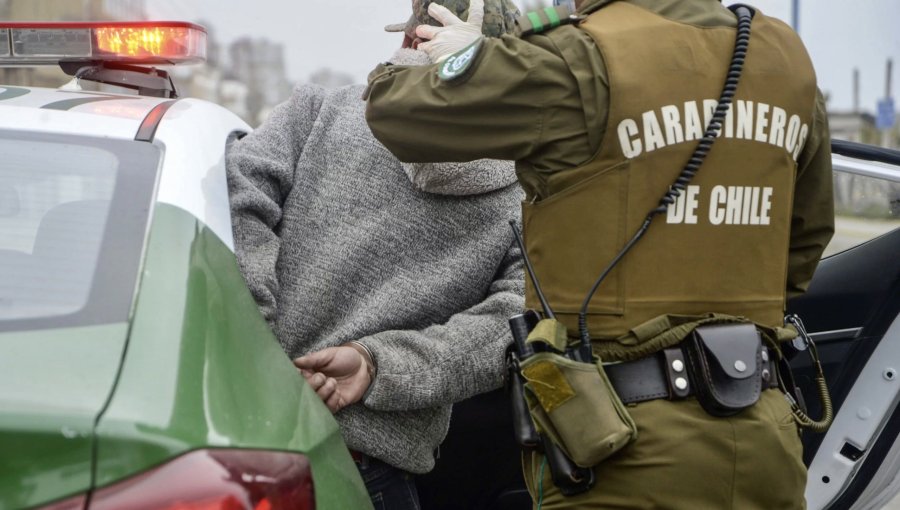 Vecinos de Viña del Mar redujeron a delincuente que asaltó y golpeó a conductora de aplicación móvil en Achupallas