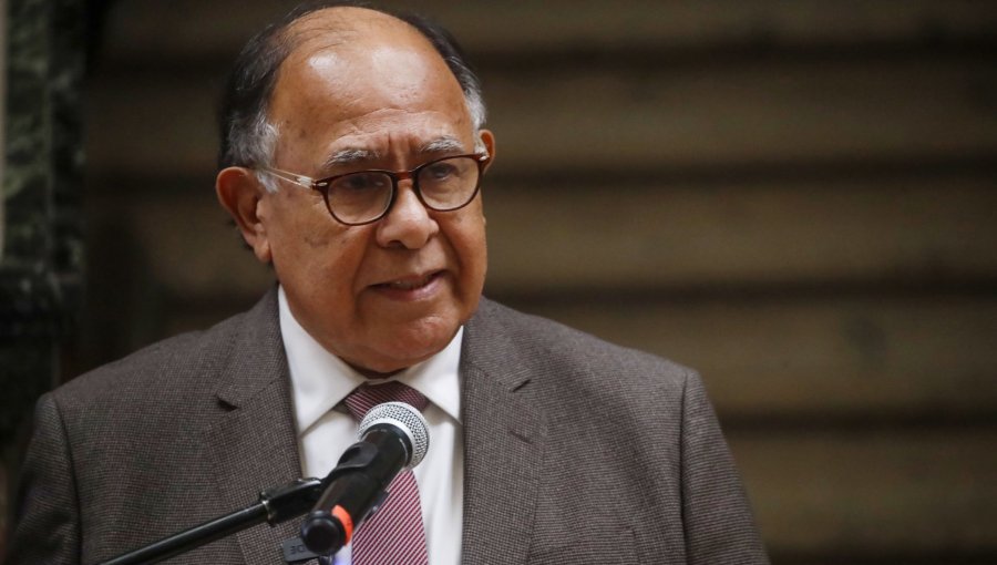 Acusación constitucional contra ministro Diego Simpertigue incluye la trama bielorrusa, su hijastro notario y el caso Fundamenta