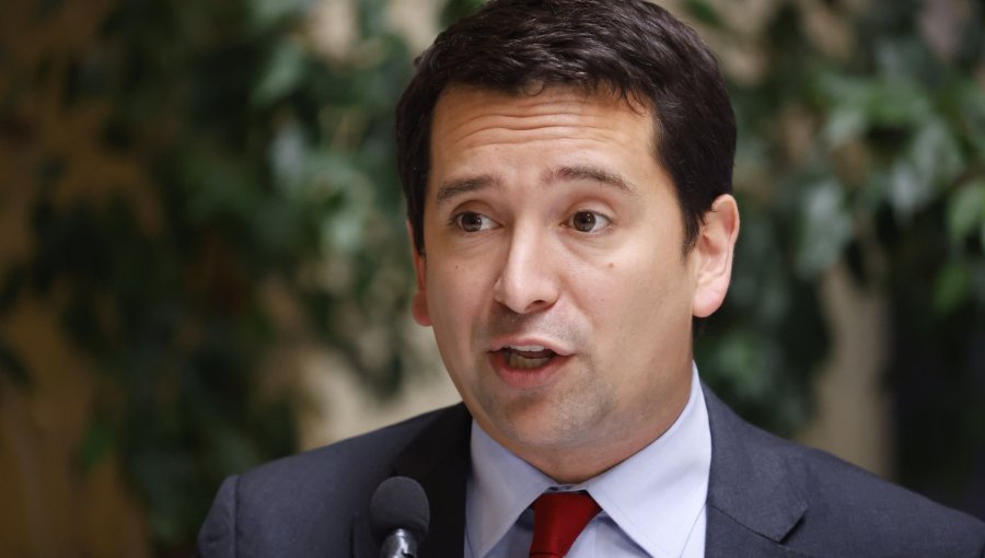 Diputado Cristián Araya renuncia a la bancada de Republicanos y congela su militancia en el partido por investigación de trama bielorrusa