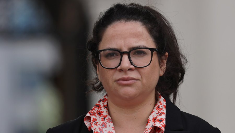 Orellana afirma que alza de Kast y de Republicanos se debe a que "dejaron de hablar en contra de los derechos de las mujeres"