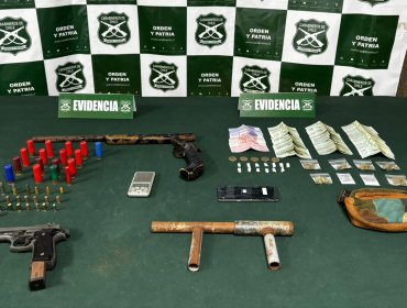 Con armas y drogas detienen a dos sujetos de 23 y 61 años dedicados al tráfico en Quintero