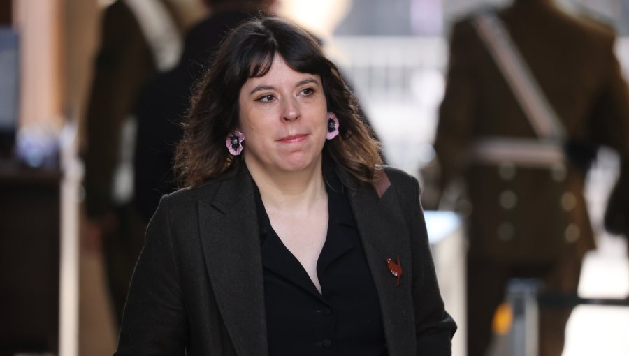 Martínez cuestiona reunión de Kast con Frei y dice que la candidatura de Jara ofrece "certezas de mantener los principios democráticos"