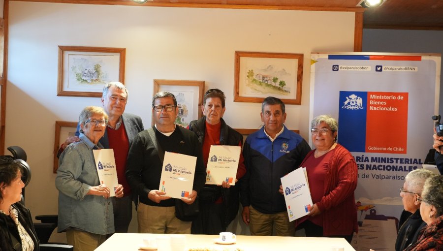 Ministerio de Bienes Nacionales entregó 14 títulos de dominio en la comuna de El Tabo