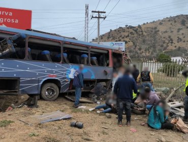 Volcamiento de un bus dejó ocho personas lesionadas en la ruta 60CH de La Calera