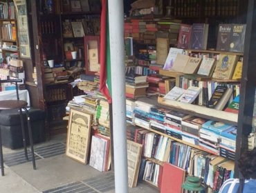 Inician cruzada para evitar desalojo de emblemático librero de la calle Álvarez de Viña del Mar