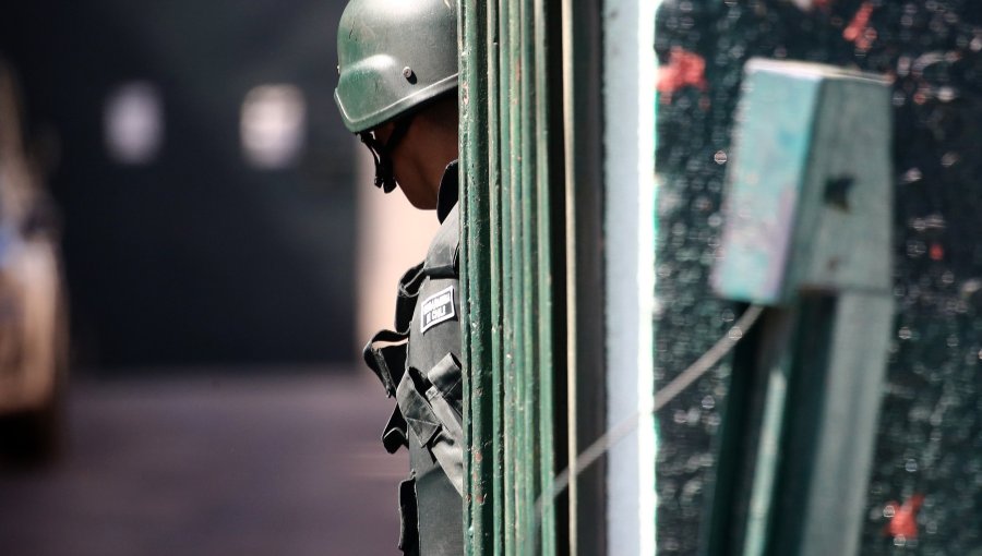 Gendarmería suspende a seis funcionarios por fuga de peligroso reo desde Colina 2